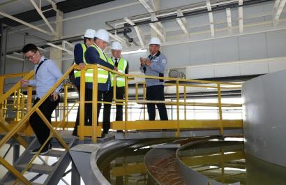 Члены Республиканского совета по противодействию коррупции при партии «Amanat», депутаты Мажилиса Парламента и Атырауского областного маслихата посетили объекты ТОО «КUS»